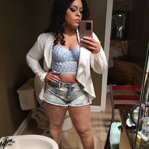 Meet your Posher, Deliscia